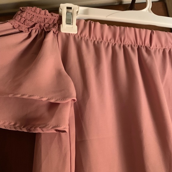 Flowy off the shoulder blouse - Picture 2 of 2